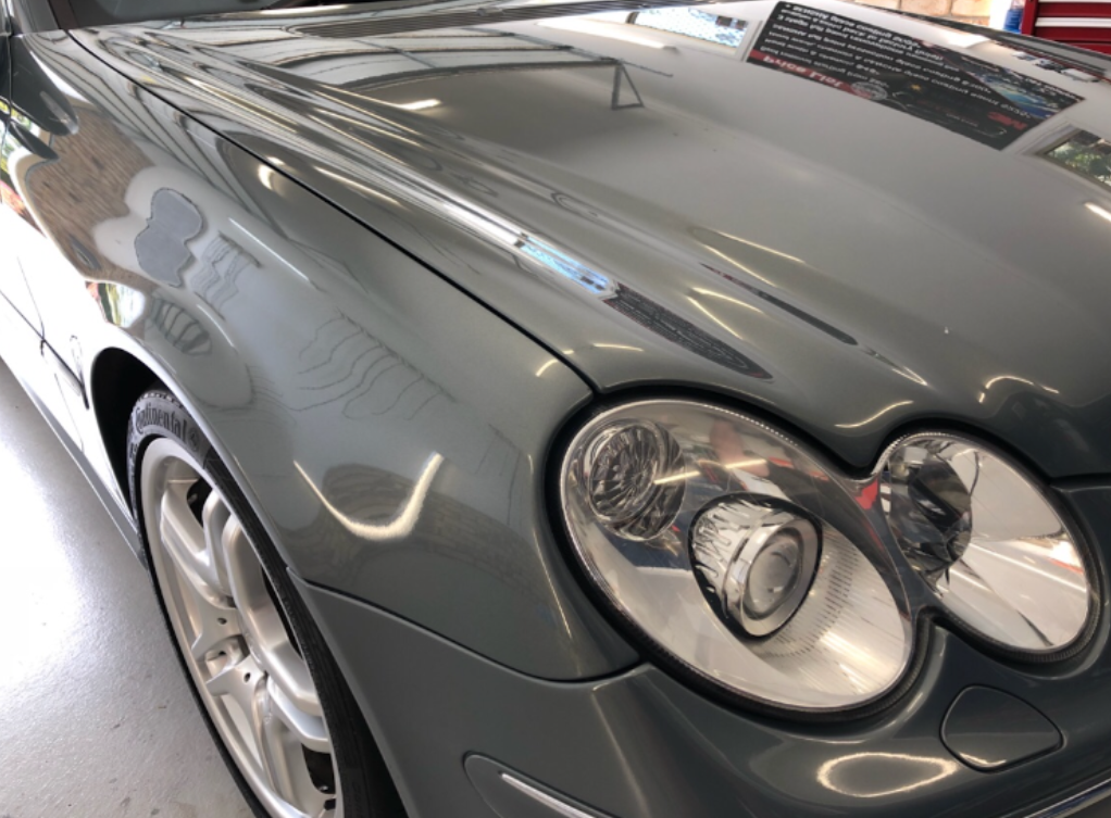 Mercedes bonnet mirror reflection after detailing