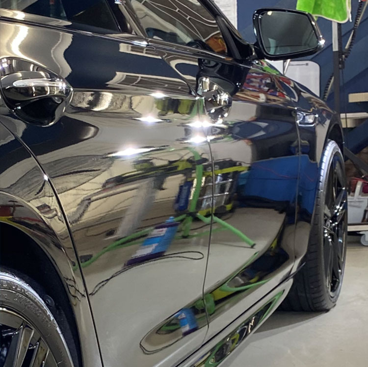 Mercedes flank reflection after polish